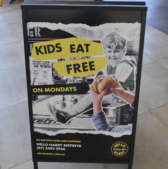 Kids-eat-free-Birtinya